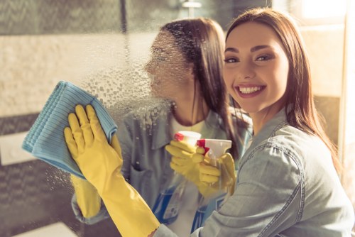 Regular maintenance cleaning for a workplace in SE16